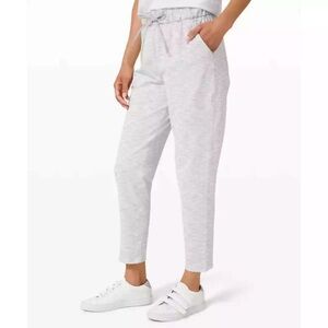 Lululemon Keep Moving Pant (Size 6)